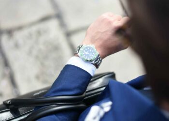 Business man | FintechZoom