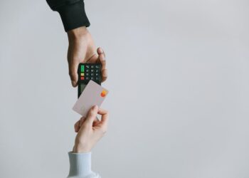 Featured image for: The Psychology of Spending: How Digital Wallets Affect Credit Card Use